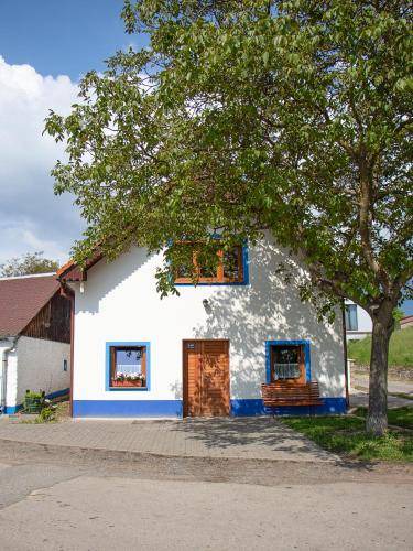 Velke Bilovice Apartment | 40 m² Apartment ∙ 2 bedrooms ∙ 5 guests