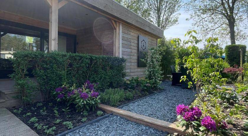 Meije Cabin | 40 m² Lodge ∙ 2 bedrooms ∙ 4 guests