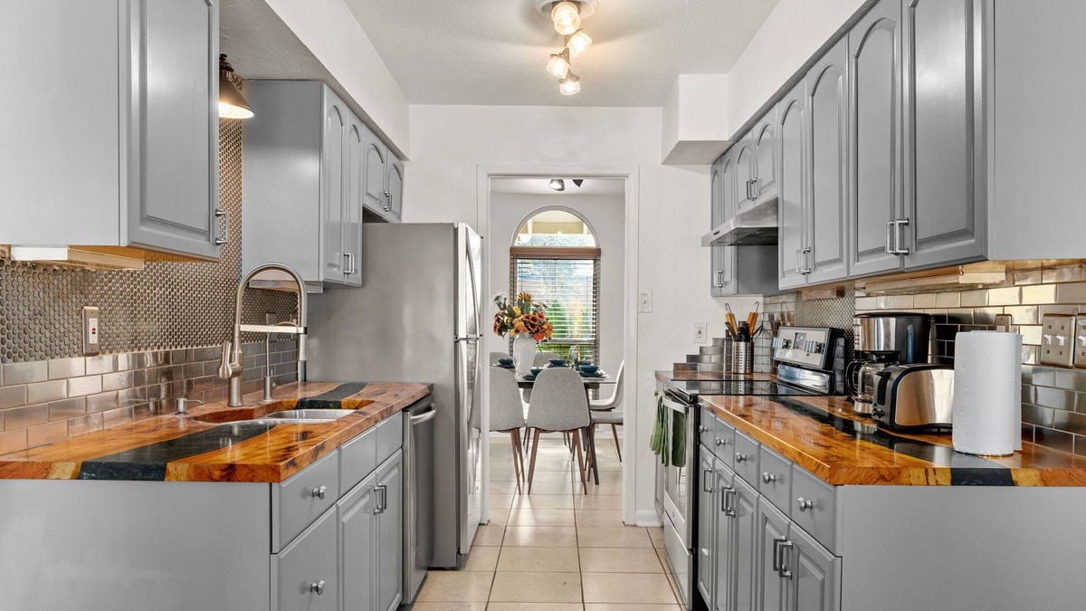 Medical Center District House | 40% Monthly Discount Med Center! No stairs, Private Patio & Game Room