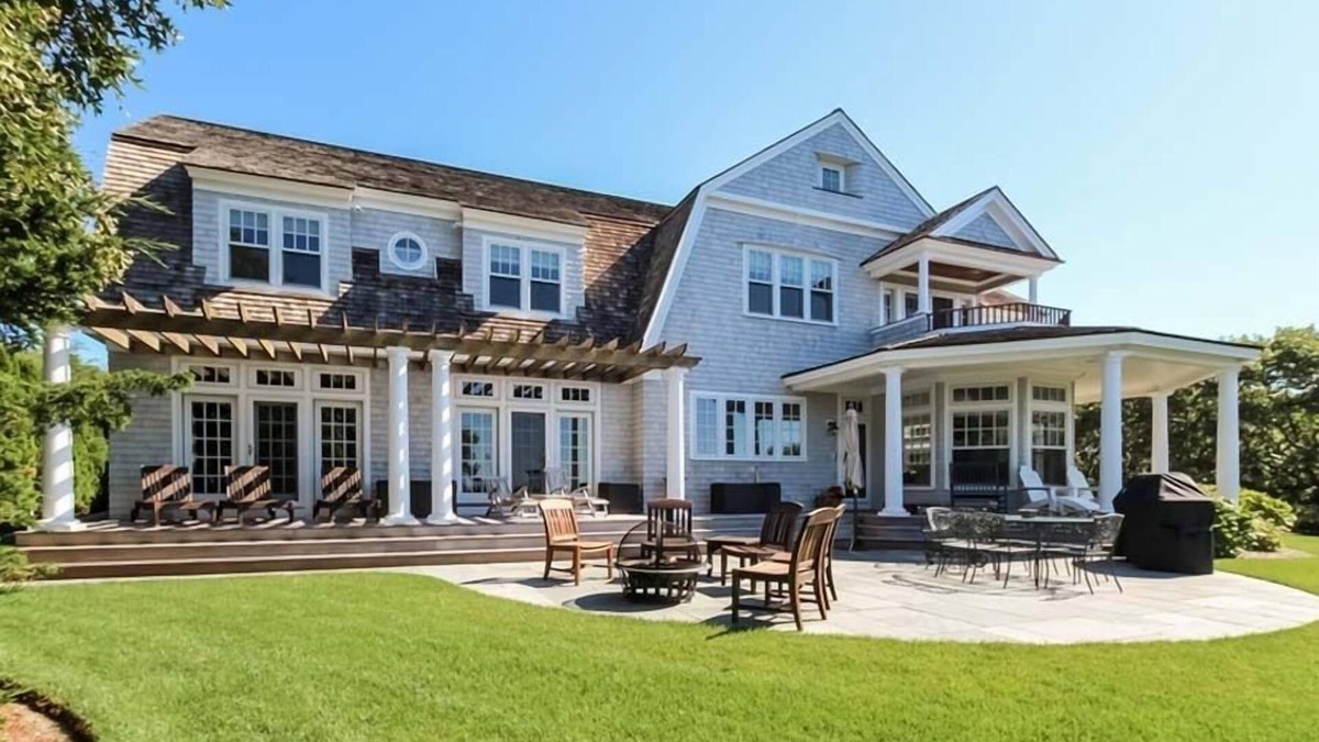 West Hyannisport House | 40' of Private Beach! Beach is 2 minute or less walk to path. RPMS075