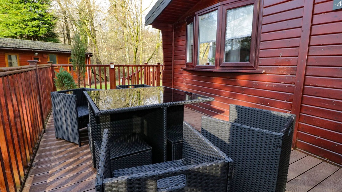 Windermere Cottage | 40 SKIPTORY HOWE, pet friendly, with hot tub in Troutbeck Bridge