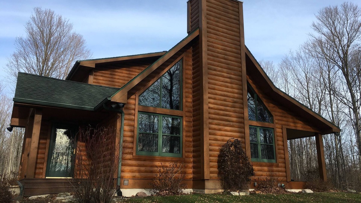 Egg Harbor Cabin | 40 wooded acres w/walking trails, FIREPLACE - book your winter escape now!