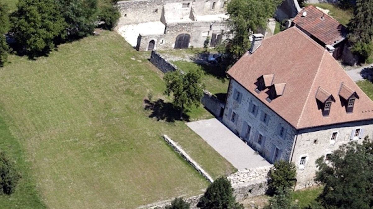 Thusel Other | 400 euros/night 12th-century fortified house