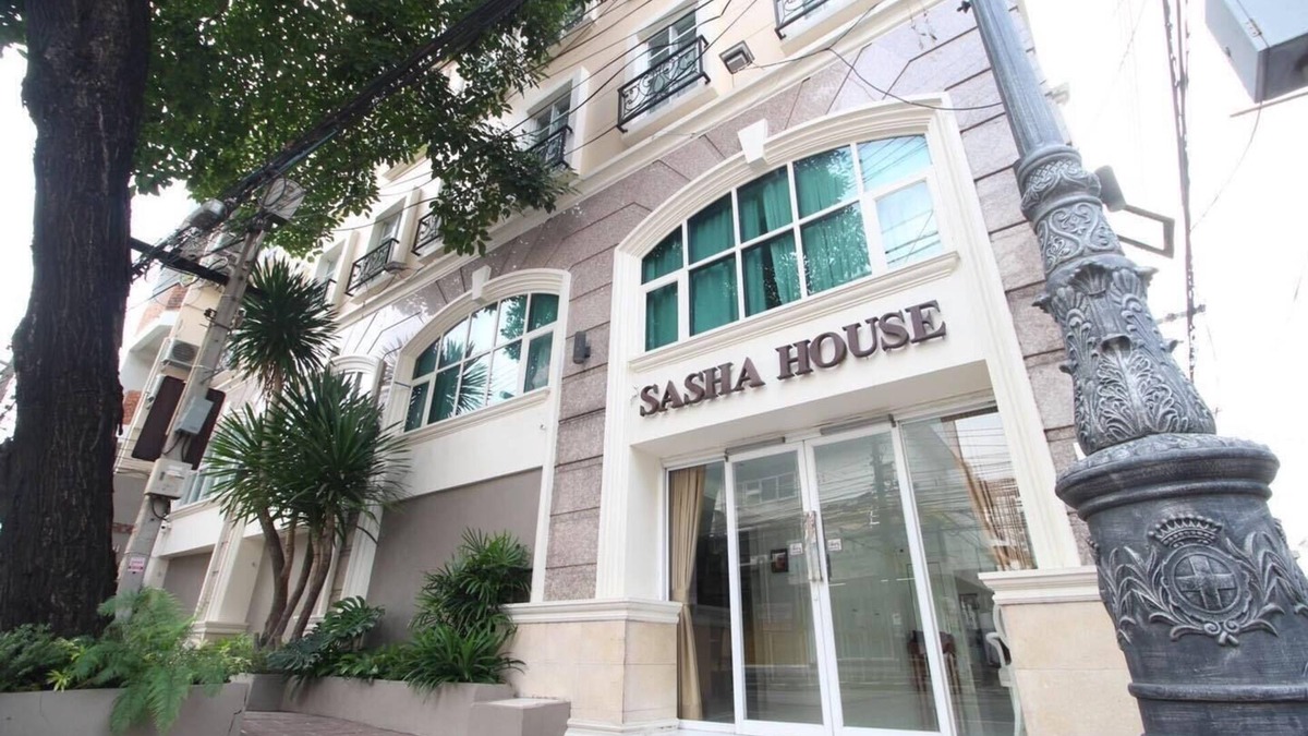 Chan Kasem Hotel | 400 m. from BTS Senanikom! - Sasha Service Apartment starts at 1000 thb/night