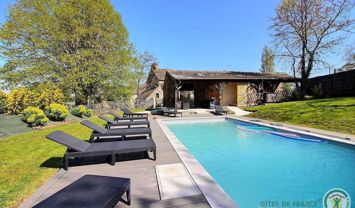 Beaussais-sur-Mer House | 400 m² Gîte ∙ 6 bedrooms ∙ 15 guests