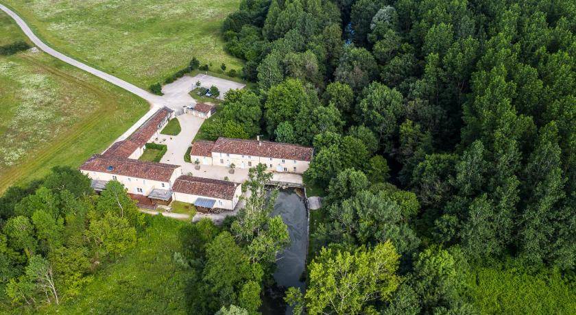 Cherves-Richemont House | 400 m² House ∙ 7 bedrooms ∙ 15 guests