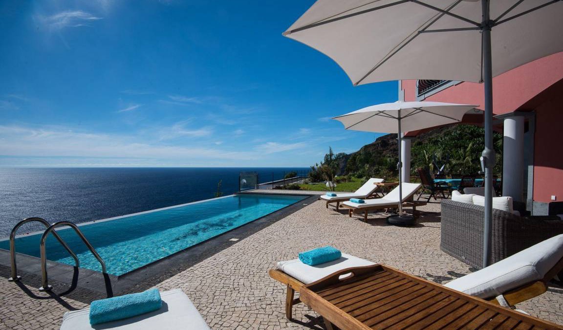 Arco da Calheta House | 400 m² House ∙ 3 bedrooms ∙ 6 guests