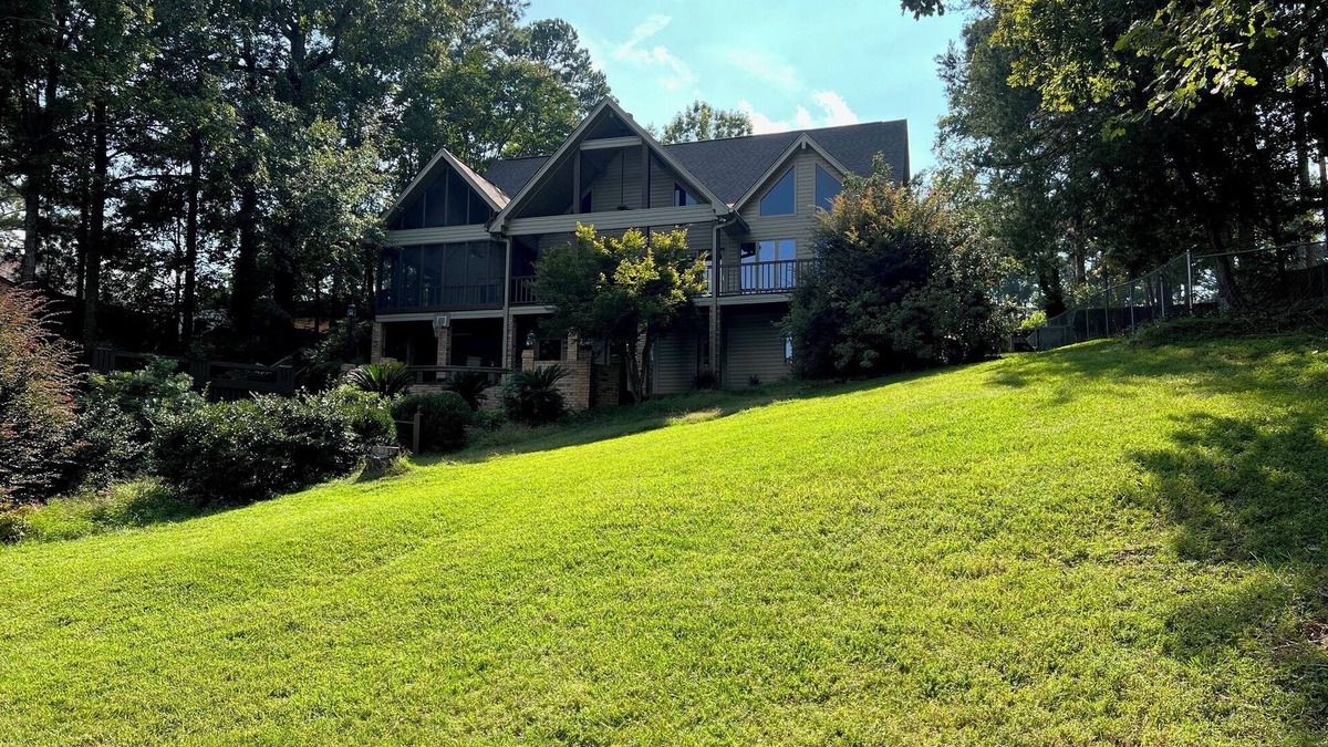 Fairbanks House | 4000 sq ft Home of paradise on a lake!