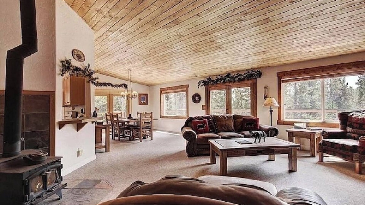 Valley of the Sun House | 4000sqft Lux W Pool/Spa, Sauna, Zipline & Tubing Hill!