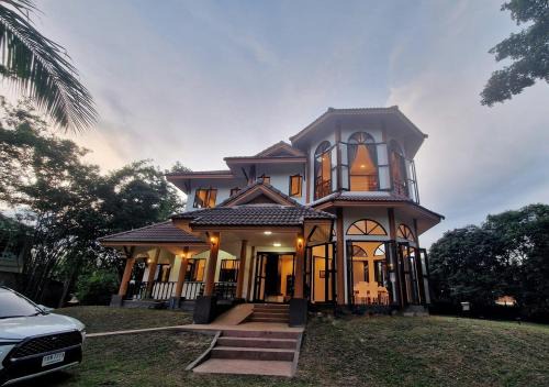 Mae Jo Villa | 400m2 villa - 2,880m2 Land - QLED TV - Veranda
