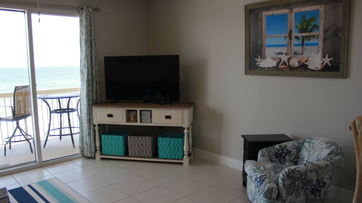 Miramar Beach Condo | 406 Celadon 1 Bedroom with KING BED and 2 Baths + bunks & FREE BEACH SERVICE!