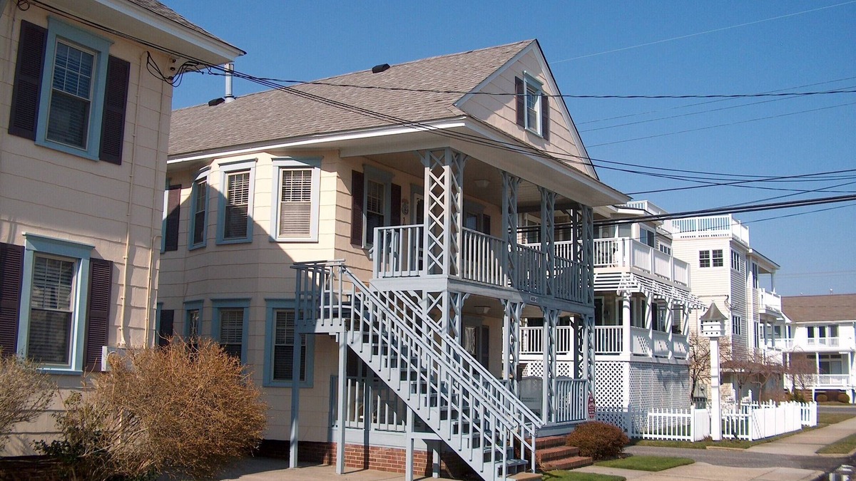 Gold Coast Condo | 408 Twenty Second St. 2nd Floor Unit Block To Beach And Boardwalk