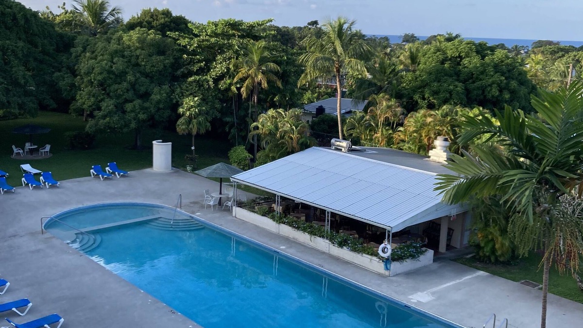 Sunset Crest Apartment | 409 Golden View - 1 Bedroom Apartment, Sunset Crest , Holetown, St James
