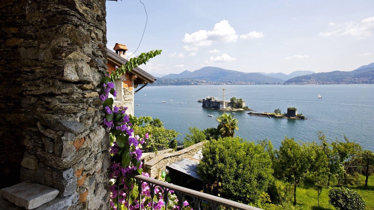 Cannobio Apartment | 4½-room apartment with fantastic views of the lake & the castles of Cannero