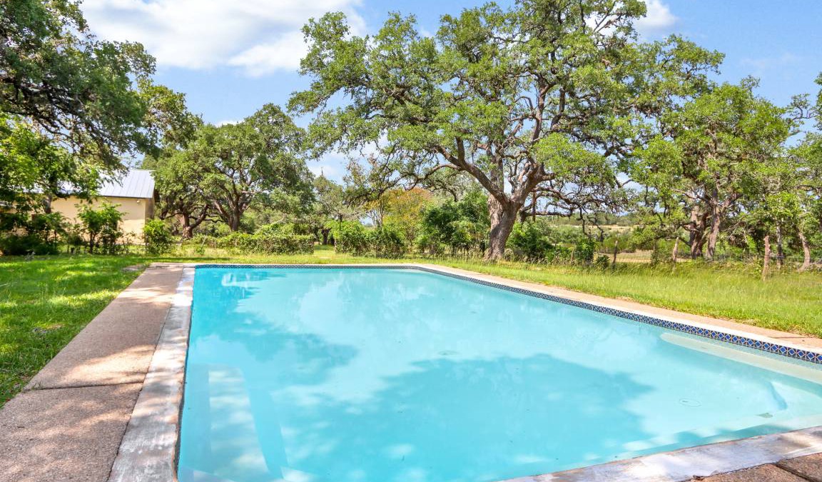 Spring Branch House | 418 m² House ∙ 6 bedrooms ∙ 20 guests