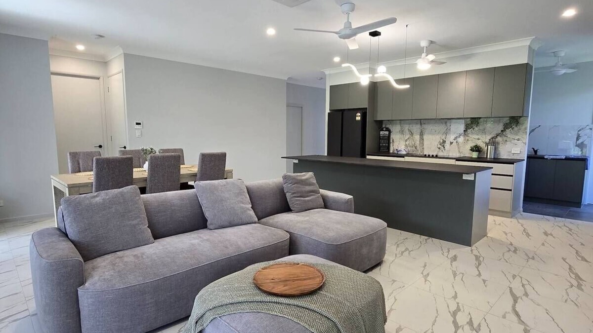 Redlynch Villa | 41RedPebble Brand New 2 Bedroom Villa in Redlynch Cairns QLD