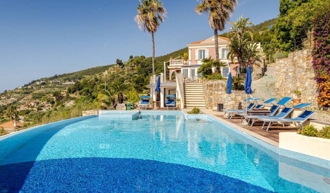 Ospedaletti Villa | 420 m² Villa ∙ 8 bedrooms ∙ 24 guests