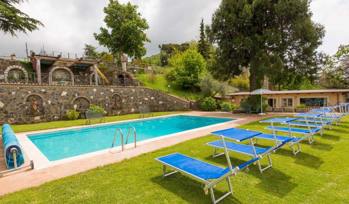 Rocca di Papa Villa | 420 m² Villa ∙ 5 bedrooms ∙ 13 guests