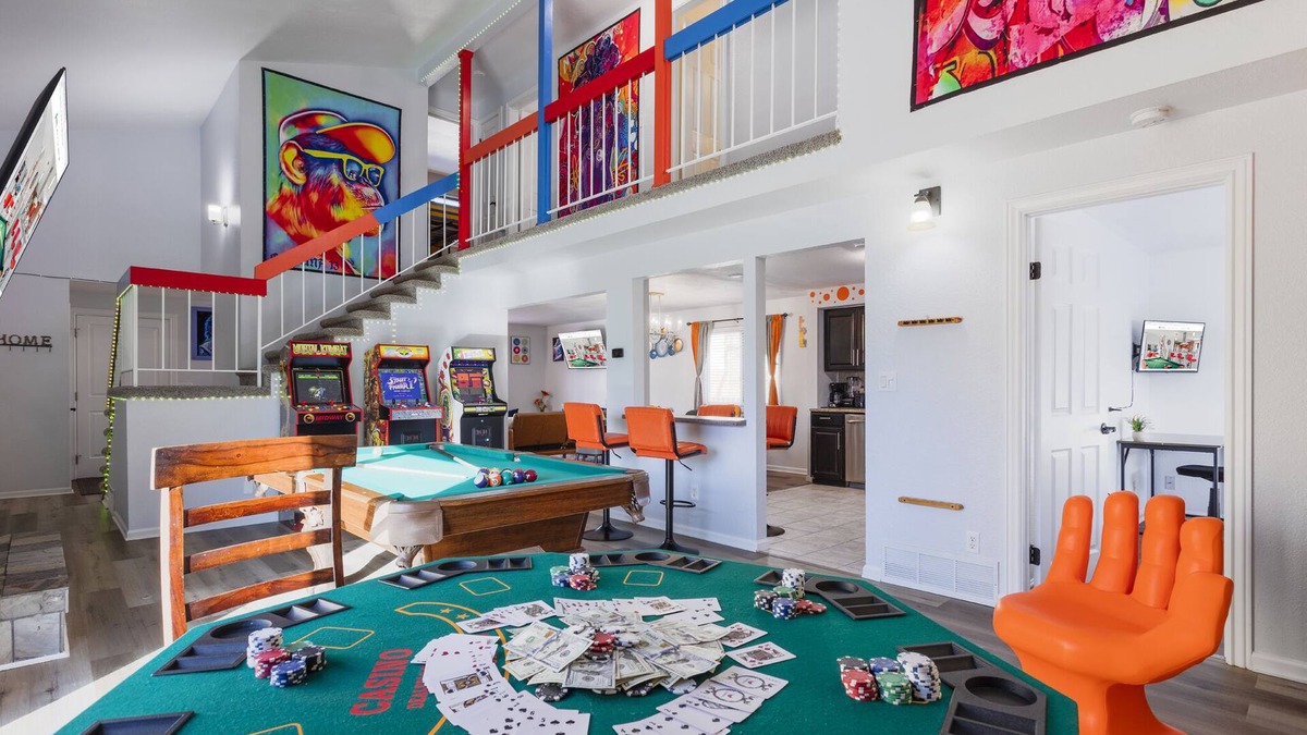 Arvada House | 420Friendly 7BR HotTub Sauna Theater PS5 Arcade RedRocks