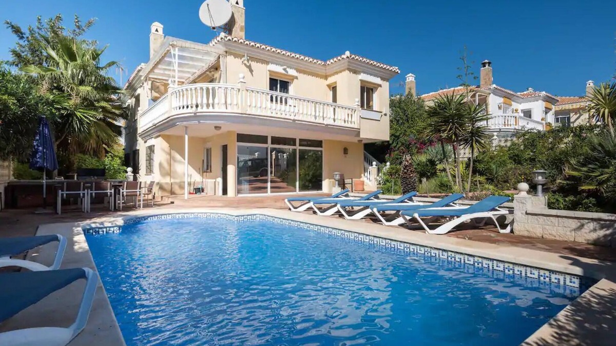 Almayate Bajo Apartment | 43813- 3 bedroom- Beautiful accommodation with private pool