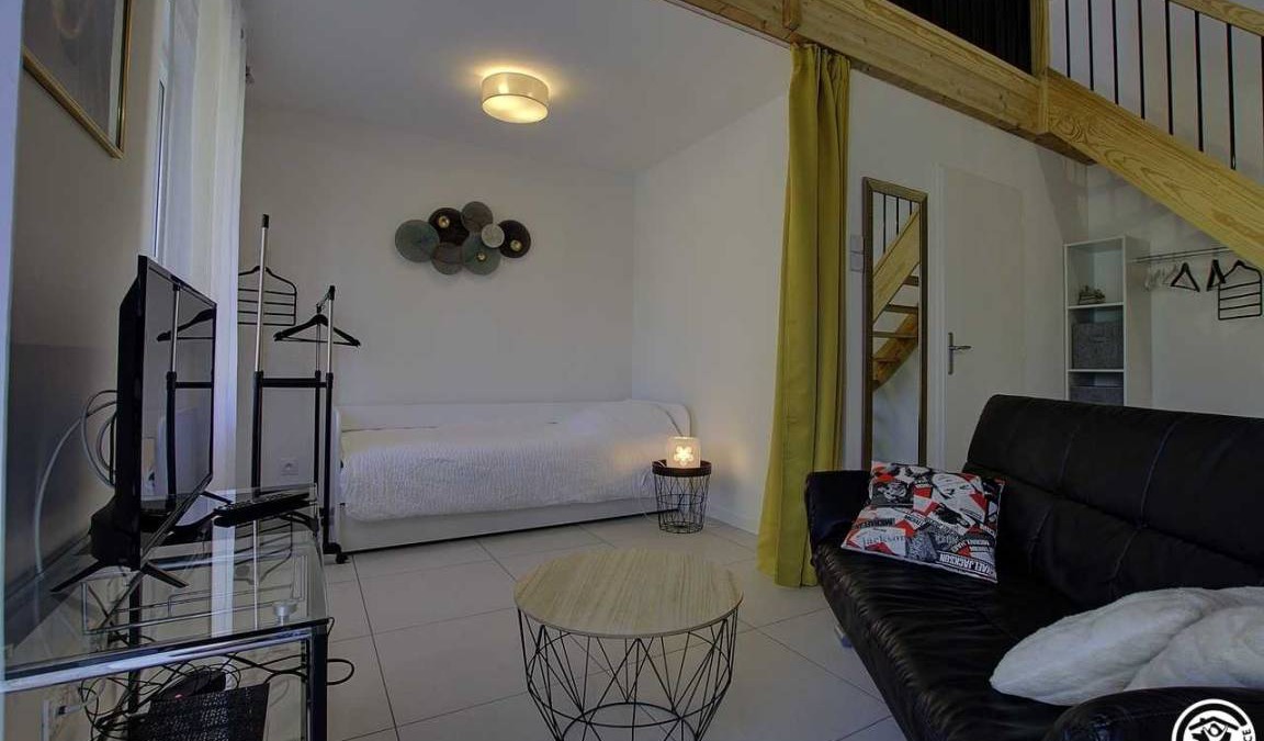 Beynost House | 44 m² Gîte ∙ 1 bedroom ∙ 5 guests