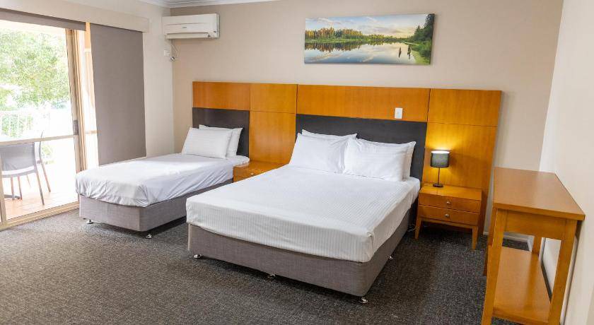 Caboolture Hotel | 44 m² Hotel ∙ 127 guests