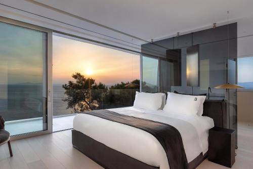 Anavyssos Villa | 440 m² Villa ∙ 4 bedrooms ∙ 8 guests