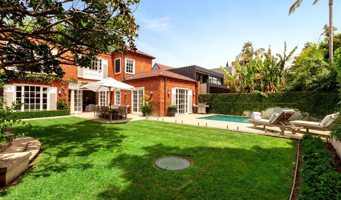 Toorak House | 441 m² House ∙ 4 bedrooms ∙ 7 guests