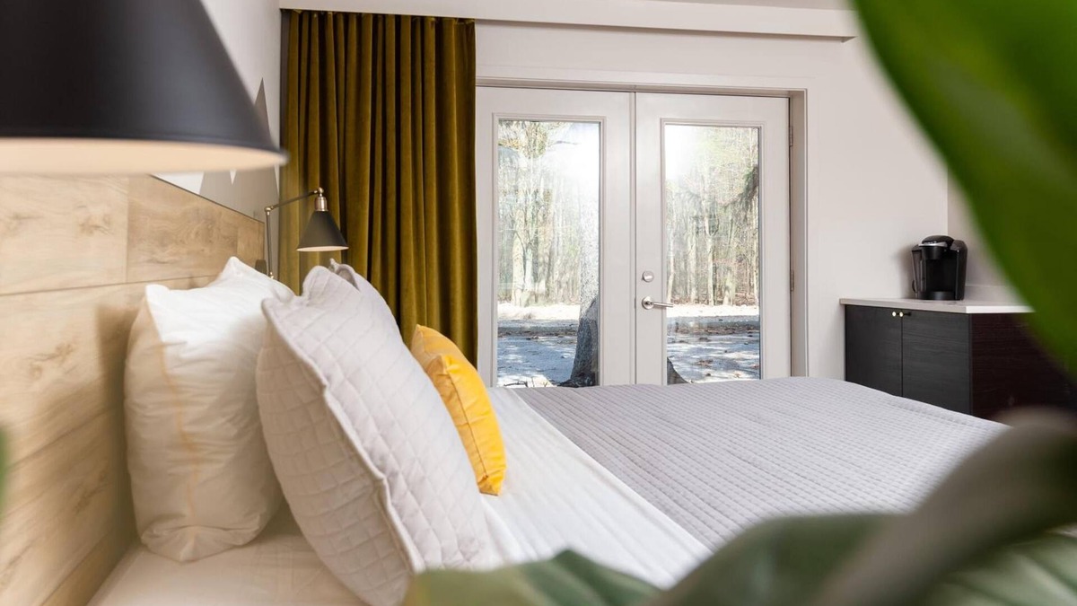 Michigan City Hotel | 4411 Inn & Suites