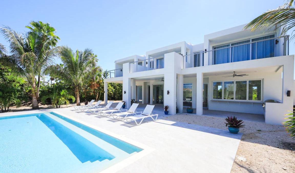 Leeward Settlement House | 446 m² House ∙ 5 bedrooms ∙ 10 guests