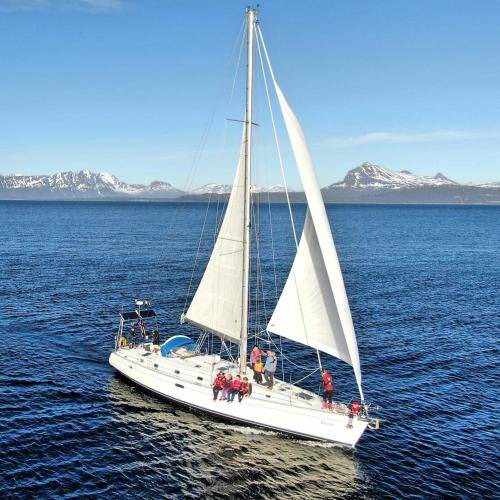 Harstad Boat Rental | 45 m² Houseboat ∙ 1 bedroom ∙ 6 guests