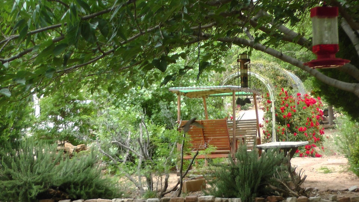 Leeds House | 45 min. from Zion Natl. Park "PRIVATE Guest Room #1" - SHARED HOUSE