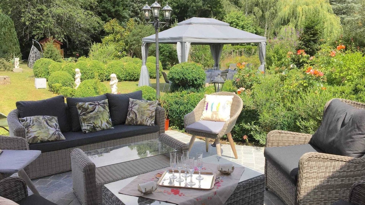 Gambais House | 45 minutes from Paris, authentic house with large garden, village on foot