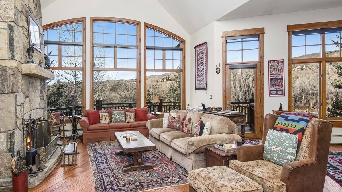 Edwards House | 45 River Dance Way, Arrowhead - Access to Off-Site Pool, Hot Tub