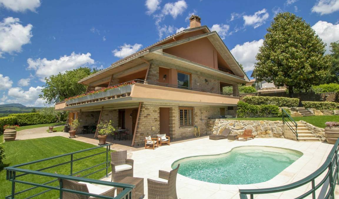 Sutri Villa | 450 m² Villa ∙ 6 bedrooms ∙ 11 guests