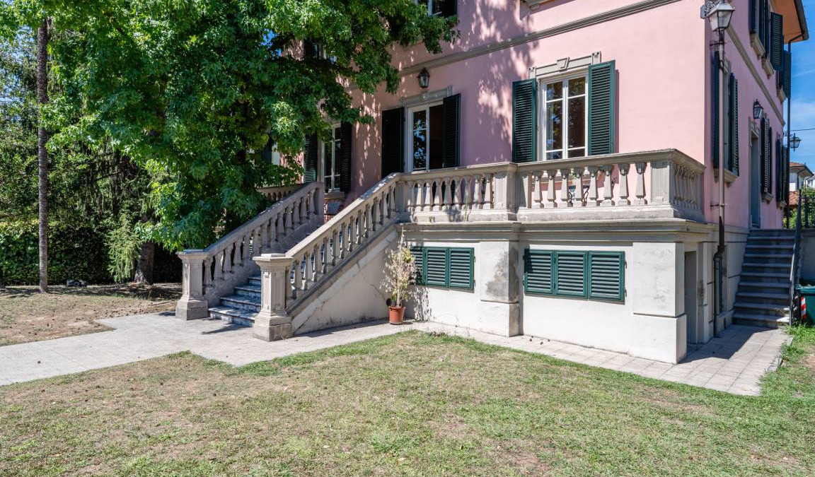 Lucca Historical Center Villa | 450 m² Villa ∙ 8 bedrooms ∙ 16 guests
