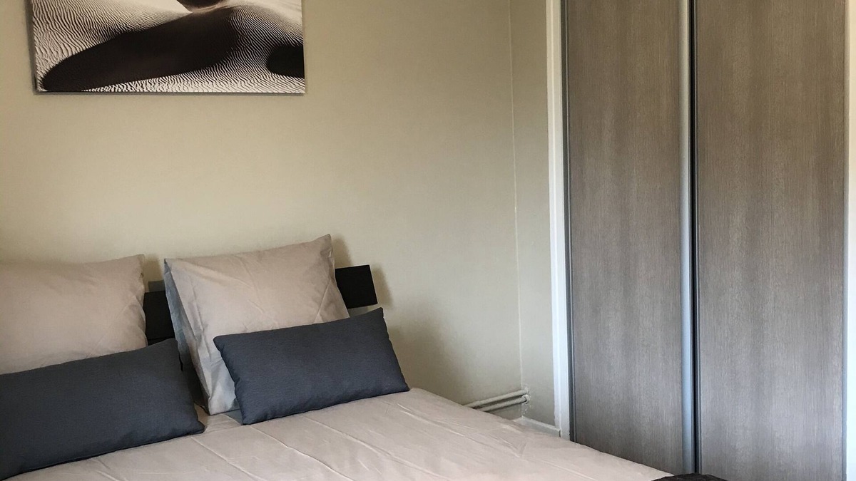 Saint Nicolas - Charles III - Ville vieille - Trois Maisons - Leopold Apartment | 45m2 Nancy, bedroom, gym