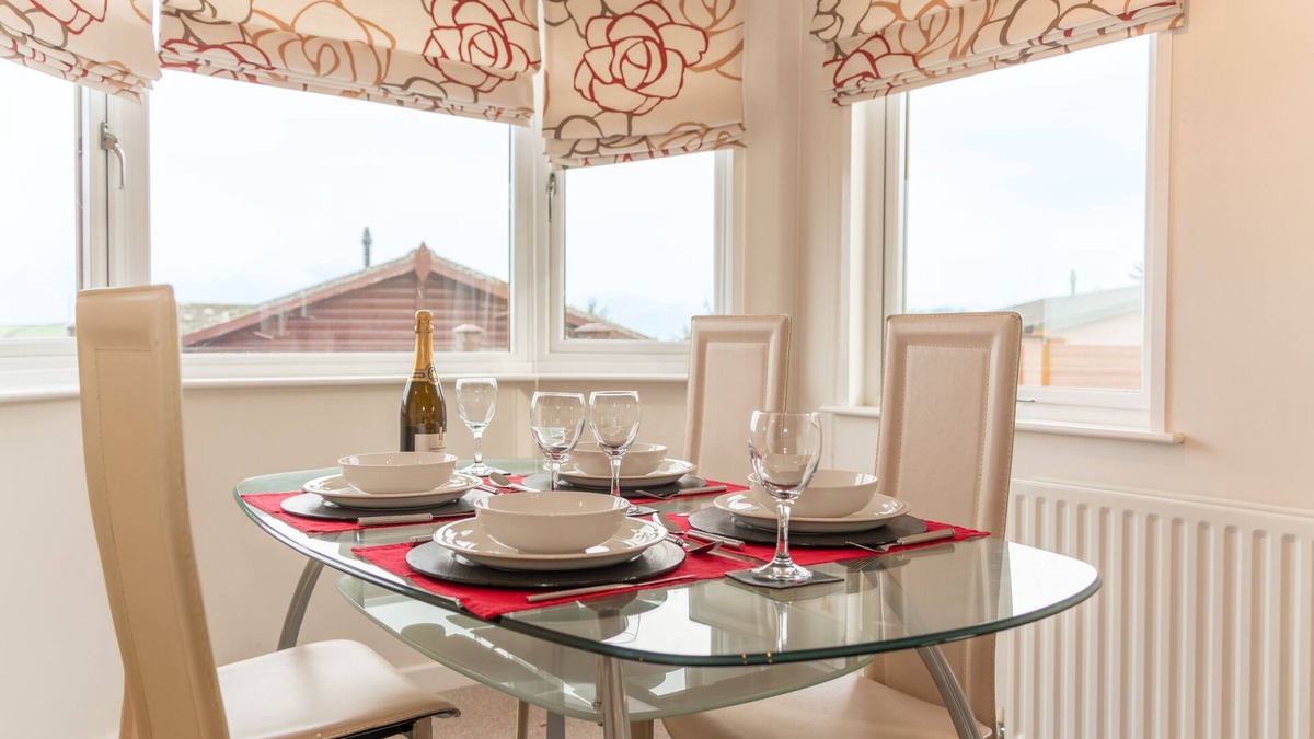 Mullacott Cabin | 46 Meadow View Lodge - 3 Bed-sleeps 6-TJS46MV