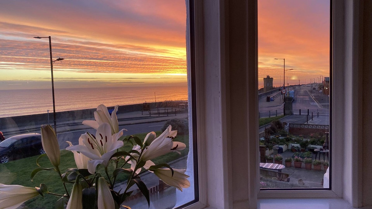 Withernsea Cottage | 46 The Promenade