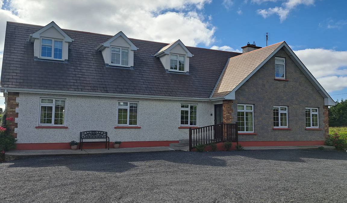 Kilmovee House | 480 m² House ∙ 5 bedrooms ∙ 13 guests