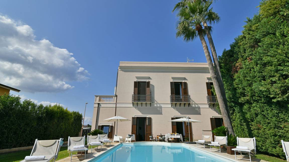 Milazzo Villa | 480 m² Villa ∙ 4 bedrooms ∙ 8 guests