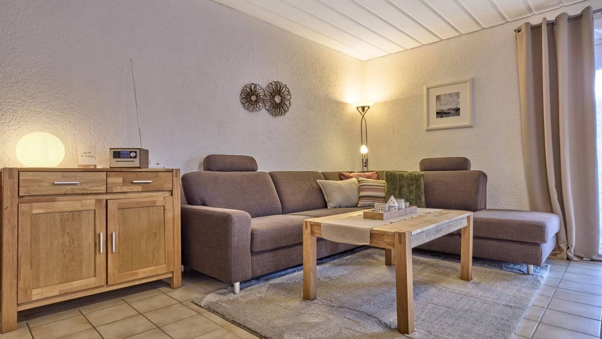 Silberberg Apartment | 48qm große FeWo mit Balkon und Brötchenservice