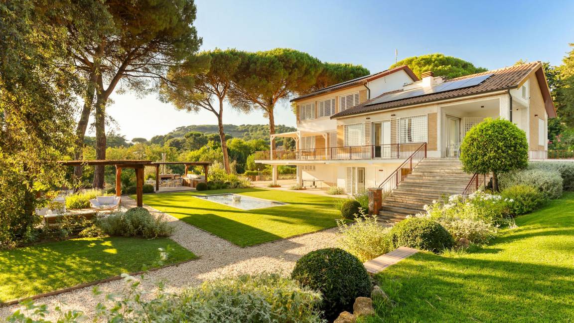 Grottaferrata Villa | 490 m² Villa ∙ 5 bedrooms ∙ 10 guests