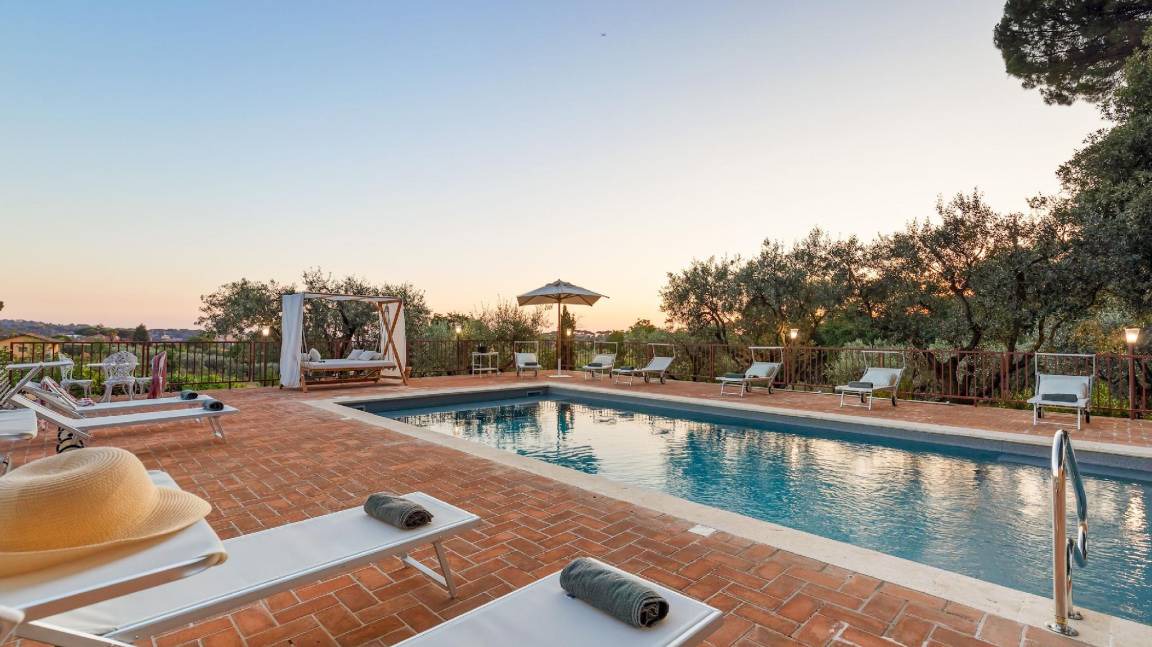 Grottaferrata Villa | 490 m² Villa ∙ 5 bedrooms ∙ 10 guests
