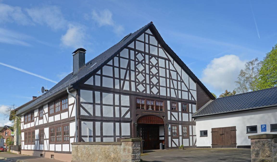 Hehlen House | 496 m² House ∙ 1 bedroom ∙ 20 guests