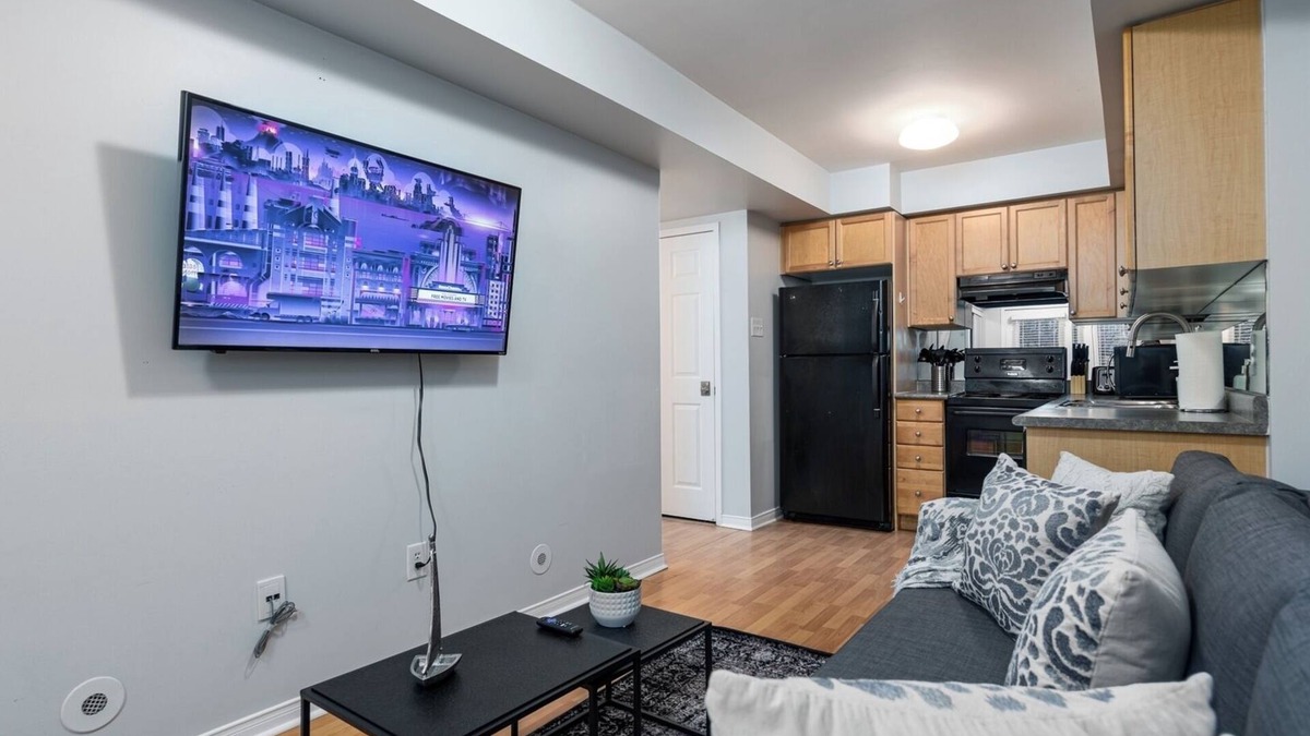 Churchill Meadows Apartment | 4975 Southampton Drive