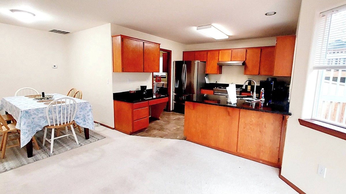 Bethany House | 4B/3BA Furnished Home – Main-Level Bed/Bath + Backyard