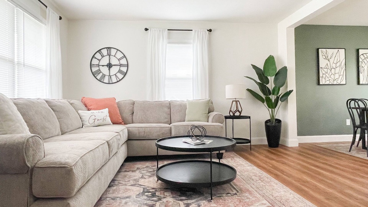 Hershey House | 4Bd/2ba home Sleeps 8 *Newly Renovated* 2 minutes to all Hershey attractions!