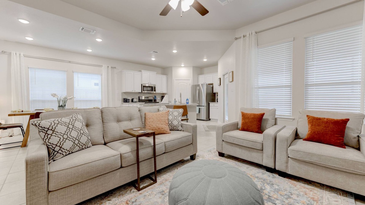 Temple House | 4bd/2ba minutes to Baylor Scott and White hospital and restaurants, shopping.