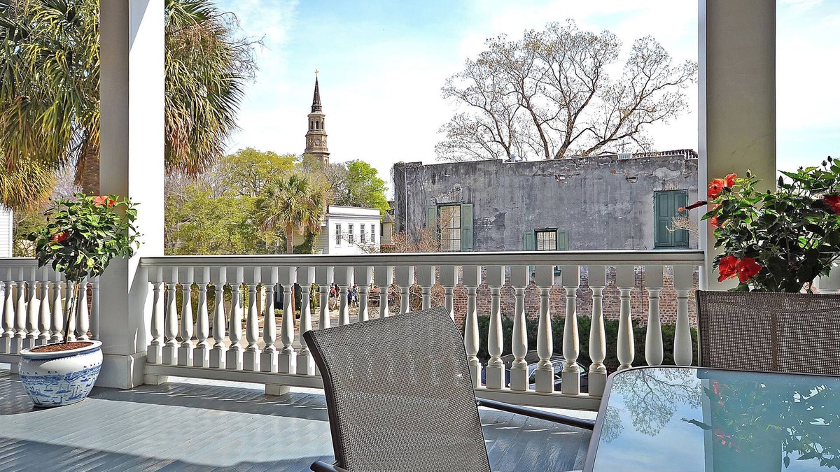 Charleston Historic District Condo | 4BD DOWNTOWN CHARLESTON